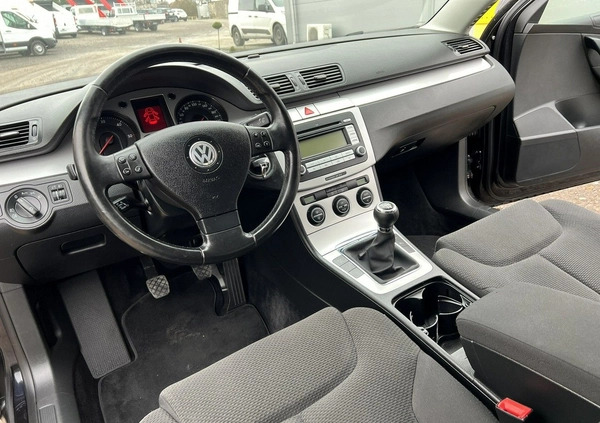 Volkswagen Passat cena 23800 przebieg: 250000, rok produkcji 2009 z Ełk małe 326